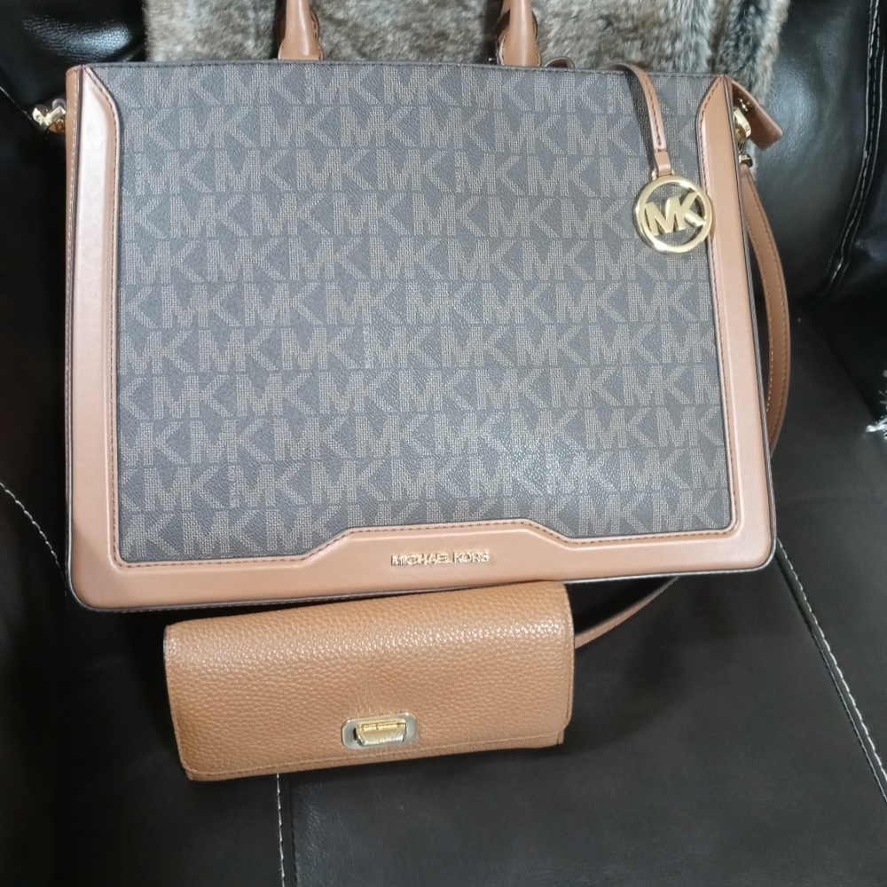 Signature handbag and wallet